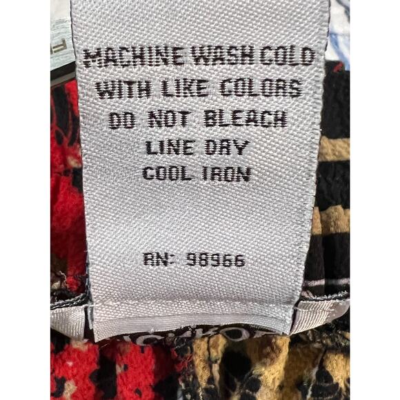 Monroe & Main Wide leg pants Women’s sz L. Black & flowers. Pull-on,elastic back - Picture 6 of 6